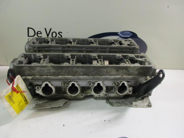 Gebruikte Cilinderkop Peugeot 306 (7A/C/S) 1.8i 16V Prijs € 350,00 Margeregeling aangeboden door De Vos Onderdelen