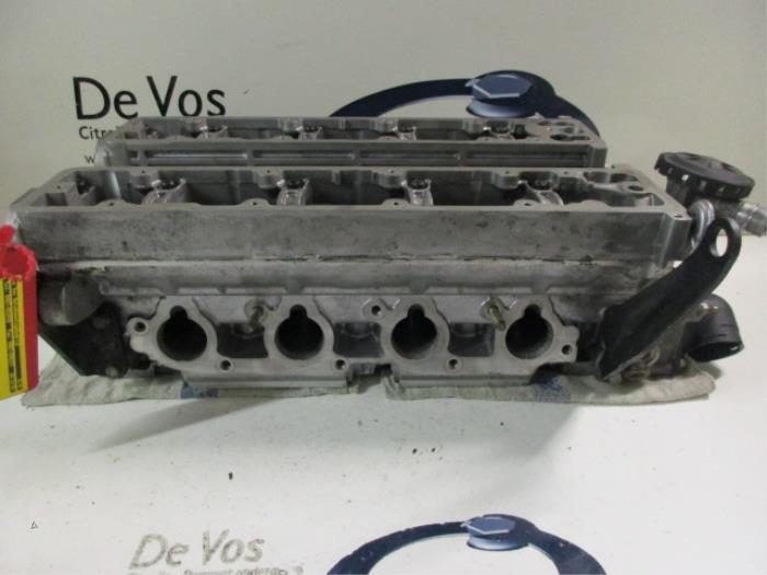 Gebruikte Cilinderkop Peugeot 306 (7A/C/S) 1.8i 16V Prijs € 350,00 Margeregeling aangeboden door De Vos Onderdelen