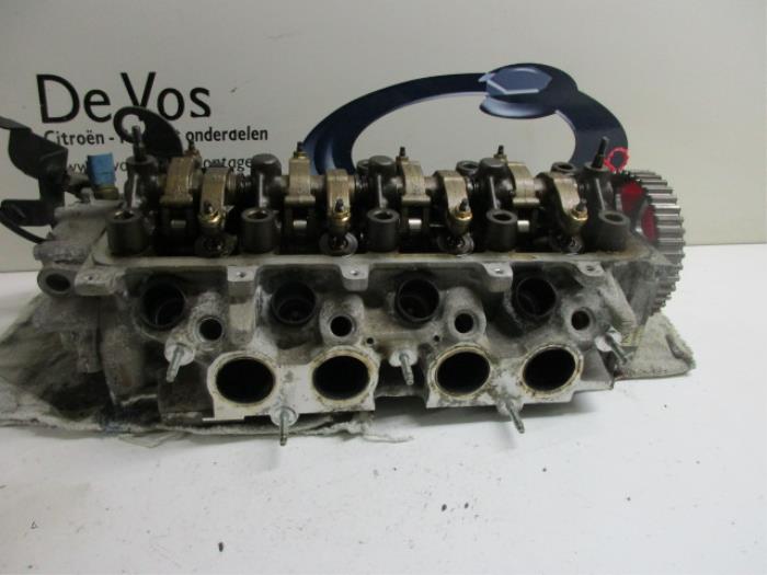 Gebruikte Cilinderkop Peugeot 306 (7B) 1.6i SR,ST Prijs € 160,00 Margeregeling aangeboden door De Vos Onderdelen