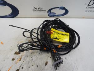 Gebruikte Cabriodak leiding hydraulisch Peugeot 308 Prijs € 250,00 Margeregeling aangeboden door De Vos Onderdelen