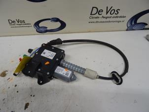 Gebruikte Handrem motor Citroen DS4 Prijs € 200,00 Margeregeling aangeboden door De Vos Onderdelen