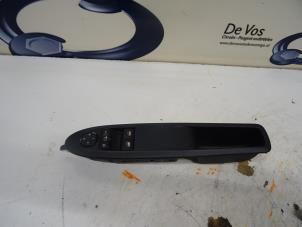 Gebruikte Combischakelaar ramen Citroen DS4 Prijs € 70,00 Margeregeling aangeboden door De Vos Onderdelen