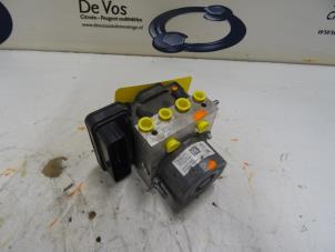 Gebruikte ABS Pomp Peugeot 308 Prijs € 160,00 Margeregeling aangeboden door De Vos Onderdelen