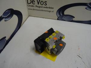 Gebruikte ABS Pomp Peugeot 208 Prijs € 160,00 Margeregeling aangeboden door De Vos Onderdelen