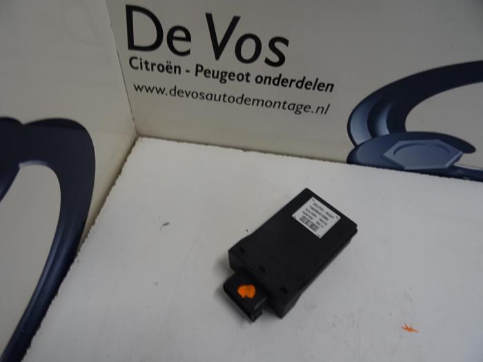 Gebruikte Deur module Peugeot 1007 Prijs € 35,00 Margeregeling aangeboden door De Vos Onderdelen