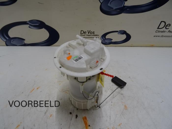 Gebruikte Tank element Pomp Citroen C3 Prijs € 100,00 Margeregeling aangeboden door De Vos Onderdelen