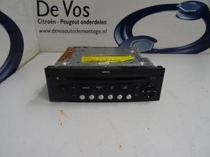 Gebruikte Radio CD Speler Citroen C4 Picasso (UD/UE/UF) 1.8 16V Prijs € 50,00 Margeregeling aangeboden door De Vos Autodemontagebedrijf