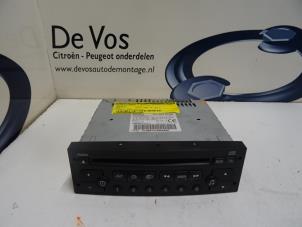 Gebruikte Radio CD Speler Peugeot 807 2.2 16V Prijs € 50,00 Margeregeling aangeboden door De Vos Autodemontagebedrijf