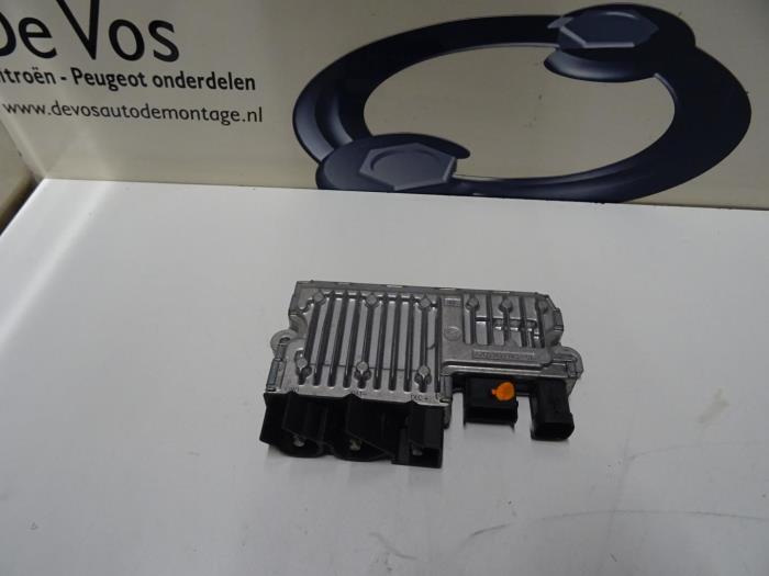 Gebruikte Start/Stop computer Peugeot 3008 Prijs € 160,00 Margeregeling aangeboden door De Vos Onderdelen