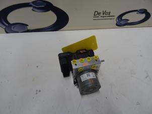 Gebruikte ABS Pomp Citroen C5 Aircross I (A4/AC/AJ/AR) 1.6 Turbo 180 16V Prijs € 250,00 Margeregeling aangeboden door De Vos Onderdelen