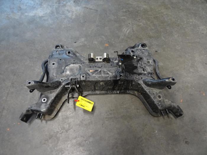 Gebruikte Subframe Peugeot Partner Prijs € 200,00 Margeregeling aangeboden door De Vos Onderdelen