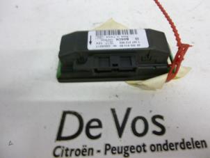 Gebruikte Regensensor Peugeot 605 (6B) 2.4 SRDT,SVDT 12V Prijs € 35,00 Margeregeling aangeboden door De Vos Autodemontagebedrijf