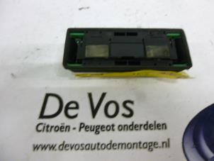 Gebruikte Sensor regen Citroen Xsara Prijs € 35,00 Margeregeling aangeboden door De Vos Autodemontagebedrijf