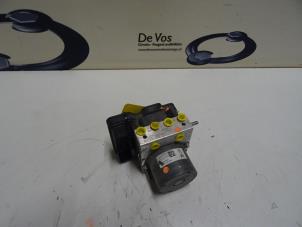 Gebruikte ABS Pomp Citroen Berlingo Prijs € 250,00 Margeregeling aangeboden door De Vos Onderdelen