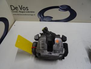 Gebruikte Remklauw (Tang) rechts-voor Citroen Berlingo Prijs € 80,00 Margeregeling aangeboden door De Vos Onderdelen