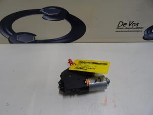 Gebruikte Schuifdak Motor Citroen DS5 Prijs € 100,00 Margeregeling aangeboden door De Vos Autodemontagebedrijf