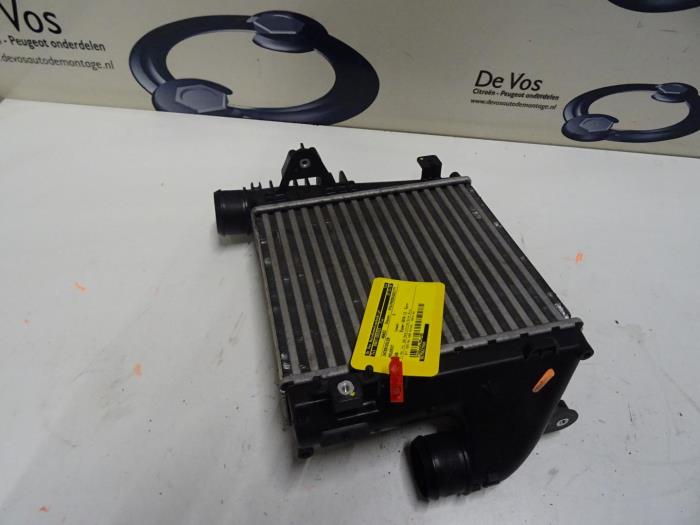Gebruikte Intercooler Peugeot 308 Prijs € 135,00 Margeregeling aangeboden door De Vos Onderdelen