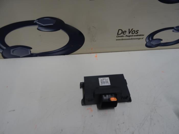 Cabriokap computer van een Peugeot 308 2012