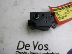Gebruikte Kachelklep Motor Citroen C4 Picasso (UD/UE/UF) 2.0 HDiF 16V 135 Prijs € 45,00 Margeregeling aangeboden door De Vos Autodemontagebedrijf
