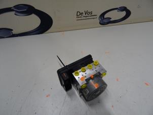 Gebruikte ABS Pomp Peugeot 208 Prijs € 160,00 Margeregeling aangeboden door De Vos Onderdelen