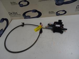 Gebruikte Handrem motor Peugeot 3008 Prijs € 200,00 Margeregeling aangeboden door De Vos Onderdelen