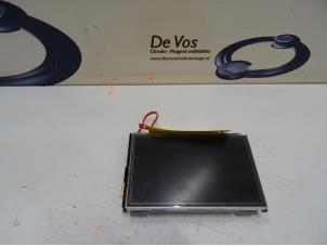 Gebruikte Display Interieur Peugeot 2008 Prijs € 200,00 Margeregeling aangeboden door De Vos Onderdelen