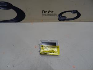 Gebruikte Display Interieur Peugeot 2008 Prijs € 90,00 Margeregeling aangeboden door De Vos Onderdelen