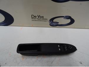 Gebruikte Combischakelaar ramen Citroen DS4 Prijs € 70,00 Margeregeling aangeboden door De Vos Onderdelen