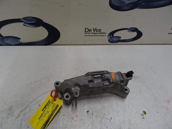 Gebruikte Motorrubber Peugeot 208 Prijs € 35,00 Margeregeling aangeboden door De Vos Onderdelen