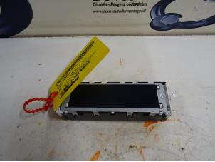 Gebruikte Display Interieur Peugeot 3008 Prijs € 80,00 Margeregeling aangeboden door De Vos Onderdelen