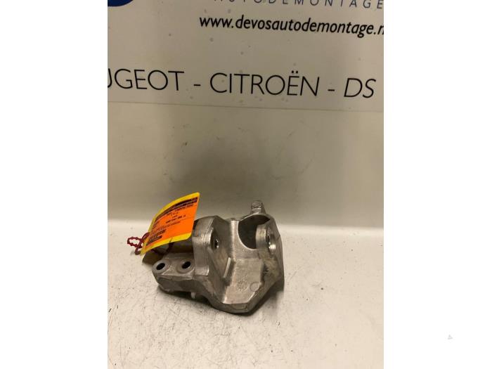Gebruikte Motorsteun Peugeot 407 Prijs € 25,00 Margeregeling aangeboden door De Vos Onderdelen