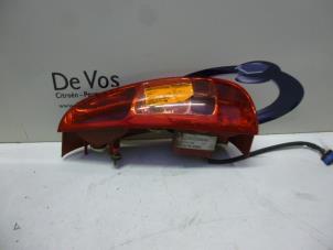 Gebruikte Achterlicht links Peugeot 807 2.0 HDi 16V 120 Prijs € 55,00 Margeregeling aangeboden door De Vos Autodemontagebedrijf