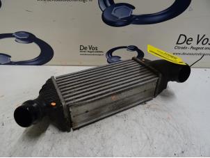 Intercooler van een Citroën Jumpy (G9) 2.0 HDiF 16V 2015