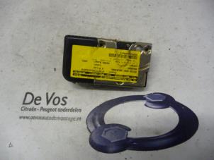 Gebruikte Centrale deurvergrendelingsmotor Peugeot Expert (222/224) 1.9D Prijs € 35,00 Margeregeling aangeboden door De Vos Autodemontagebedrijf