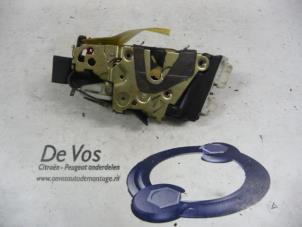Gebruikte Deurslot Mechaniek 4Deurs links-voor Citroen XM (Y3) 2.0 i Prijs € 35,00 Margeregeling aangeboden door De Vos Autodemontagebedrijf