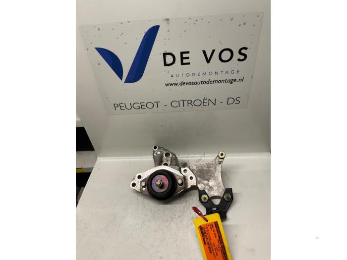 Gebruikte Versnellingsbak Steun Citroen C5 I Berline (DC) 1.8 16V Prijs € 35,00 Margeregeling aangeboden door De Vos Onderdelen