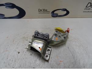 Gebruikte Motorsteun Peugeot Boxer Prijs € 70,00 Margeregeling aangeboden door De Vos Onderdelen