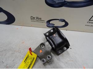 Gebruikte Motorsteun Citroen C4 Picasso (UD/UE/UF) 2.0 HDiF 16V 135 Prijs € 55,00 Margeregeling aangeboden door De Vos Onderdelen