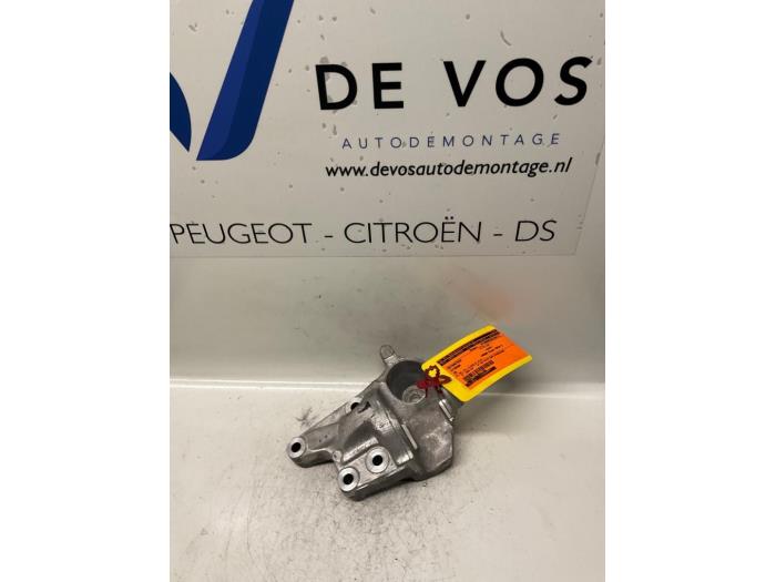 Gebruikte Motorsteun Citroen C5 Prijs € 25,00 Margeregeling aangeboden door De Vos Onderdelen
