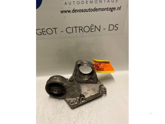 Gebruikte Motorsteun Peugeot 607 (9D/U) 2.2 HDi 16V FAP Prijs € 35,00 Margeregeling aangeboden door De Vos Onderdelen