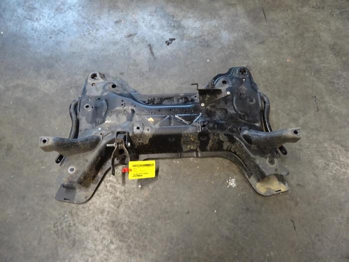 Gebruikte Subframe Citroen Berlingo 1.6 BlueHDI 75 Prijs € 200,00 Margeregeling aangeboden door De Vos Onderdelen