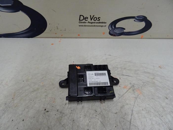 Gebruikte Computer Diversen Peugeot 3008 Prijs € 80,00 Margeregeling aangeboden door De Vos Onderdelen