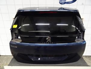 Gebruikte Achterklep Peugeot 5008 Prijs € 500,00 Margeregeling aangeboden door De Vos Onderdelen
