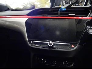 Gebruikte Display Interieur Opel Corsa Prijs € 300,00 Margeregeling aangeboden door De Vos Onderdelen