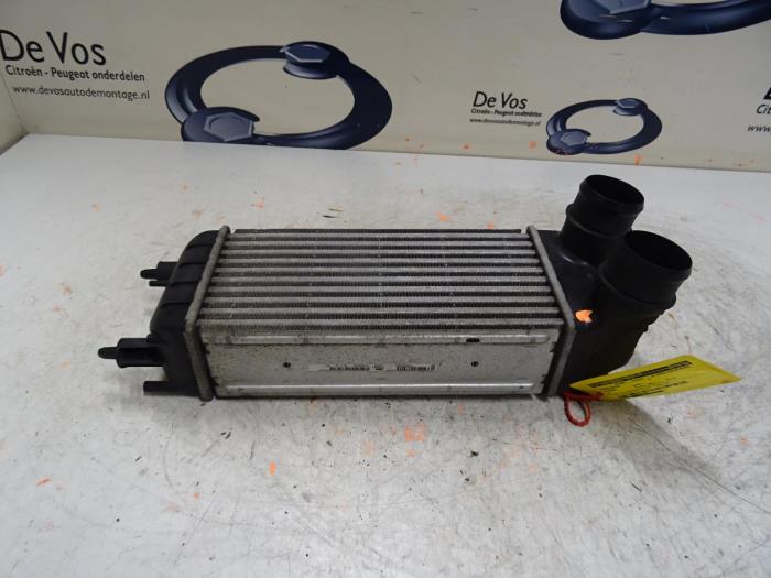 Gebruikte Intercooler Citroen C5 III Berline (RD) 1.6 16V THP 155 Prijs € 90,00 Margeregeling aangeboden door De Vos Onderdelen