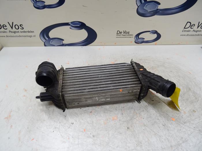 Gebruikte Intercooler Peugeot 5008 Prijs € 80,00 Margeregeling aangeboden door De Vos Onderdelen