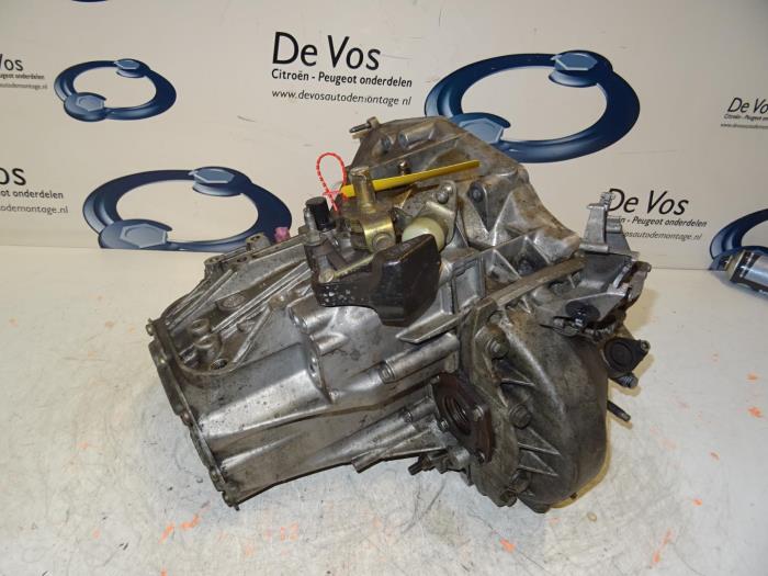 Gebruikte Versnellingsbak Peugeot 607 (9D/U) 2.0 HDiF 16V Prijs € 450,00 Margeregeling aangeboden door De Vos Onderdelen