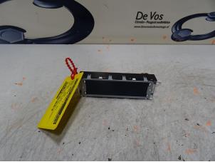 Gebruikte Display Interieur Citroen C3 Picasso Prijs € 80,00 Margeregeling aangeboden door De Vos Onderdelen