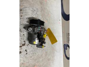 Gebruikte Pomp Airco Peugeot 2008 (CU) 1.2 12V e-THP PureTech 110 Prijs € 200,00 Margeregeling aangeboden door De Vos Onderdelen