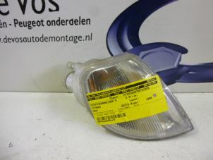 Gebruikte Richtingaanwijzer rechts Citroen Saxo 1.1i X,SX Prijs € 10,00 Margeregeling aangeboden door De Vos Autodemontagebedrijf